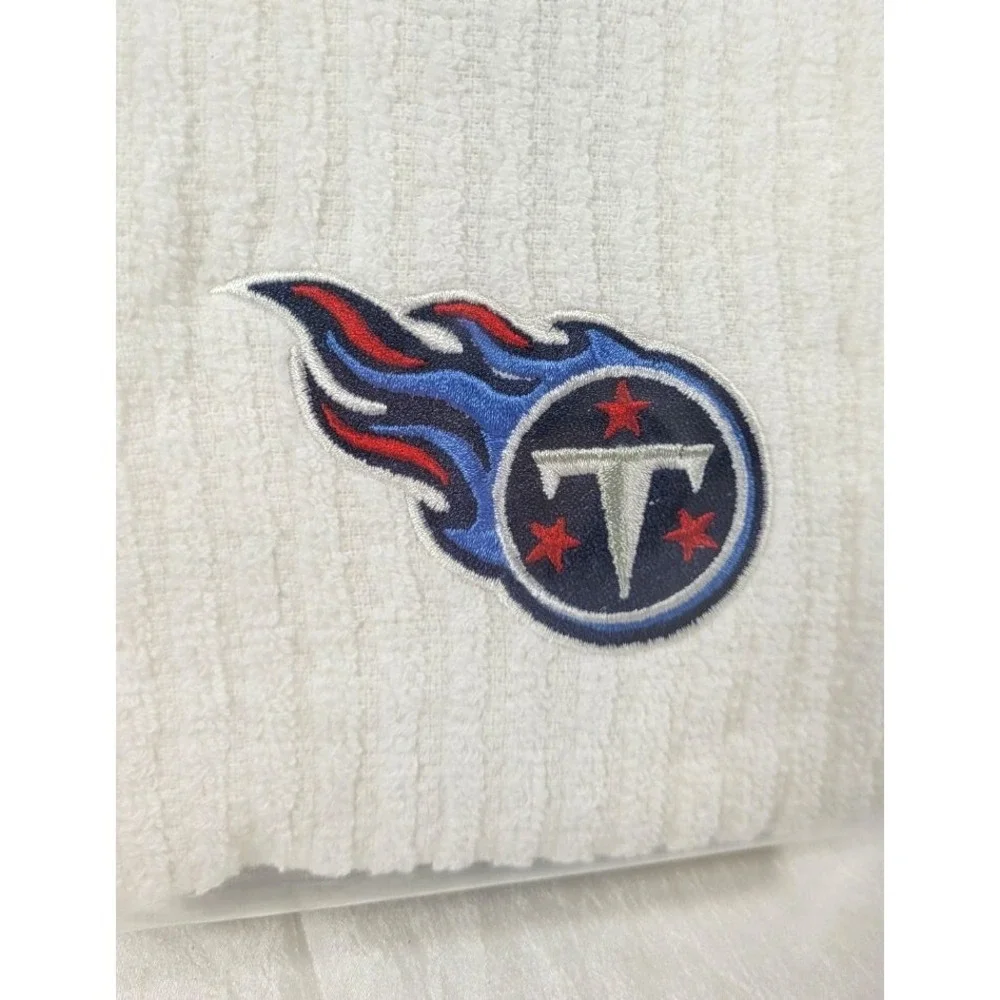 WinCraft Tennessee Titans Golfing Gift Set: Towel, Markers, Balls, Tees